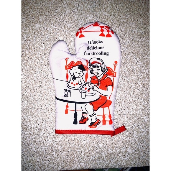 It looks Delicious: Oven Mitt And Pot Holder- Kitchen Decor Funny Gift - Picture 3 of 7
